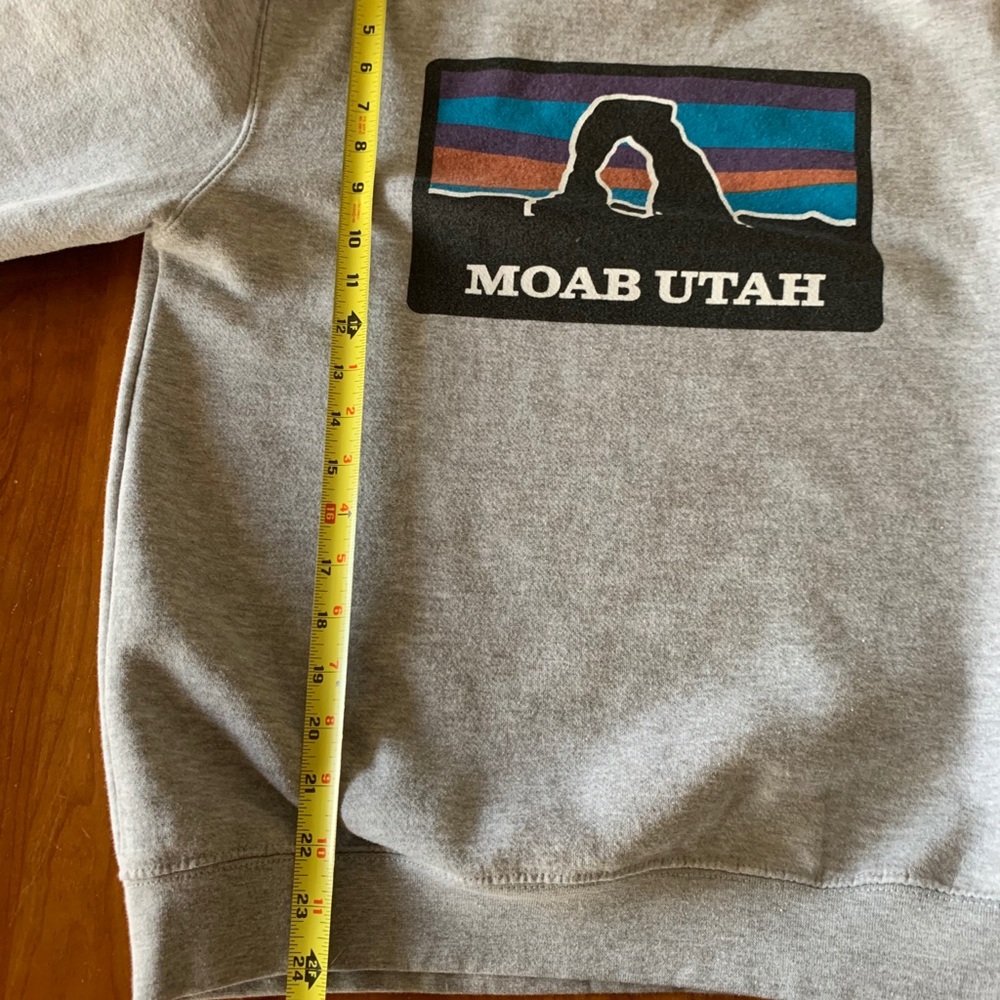 Moab Utah crewneck sweatshirt size Small - Picture 4 of 7